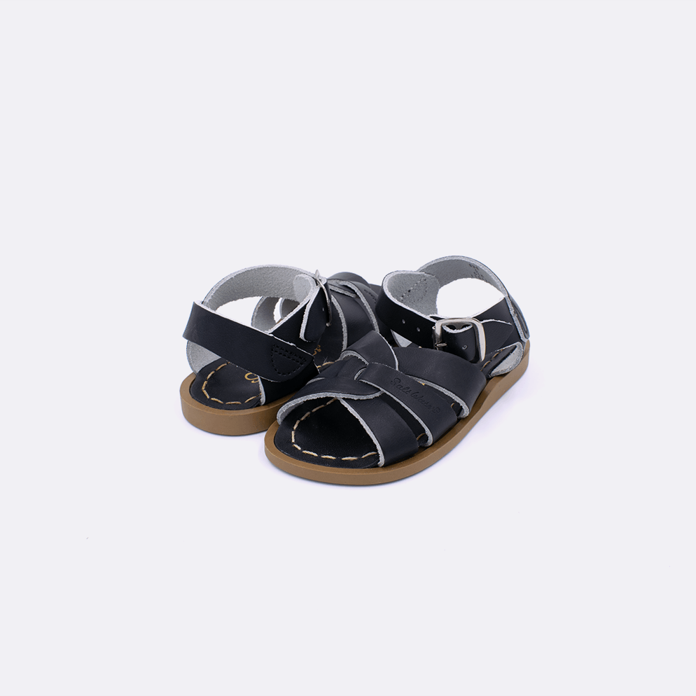 Two 800 Original style sandal color black. Both pushed together facing the camera diagonally.	Baby size