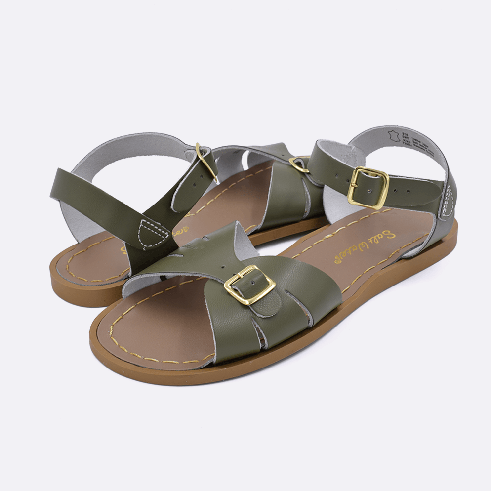 Two 900 Classic style sandal color olive. Both pushed together facing the camera diagonally.	Adult Size.	