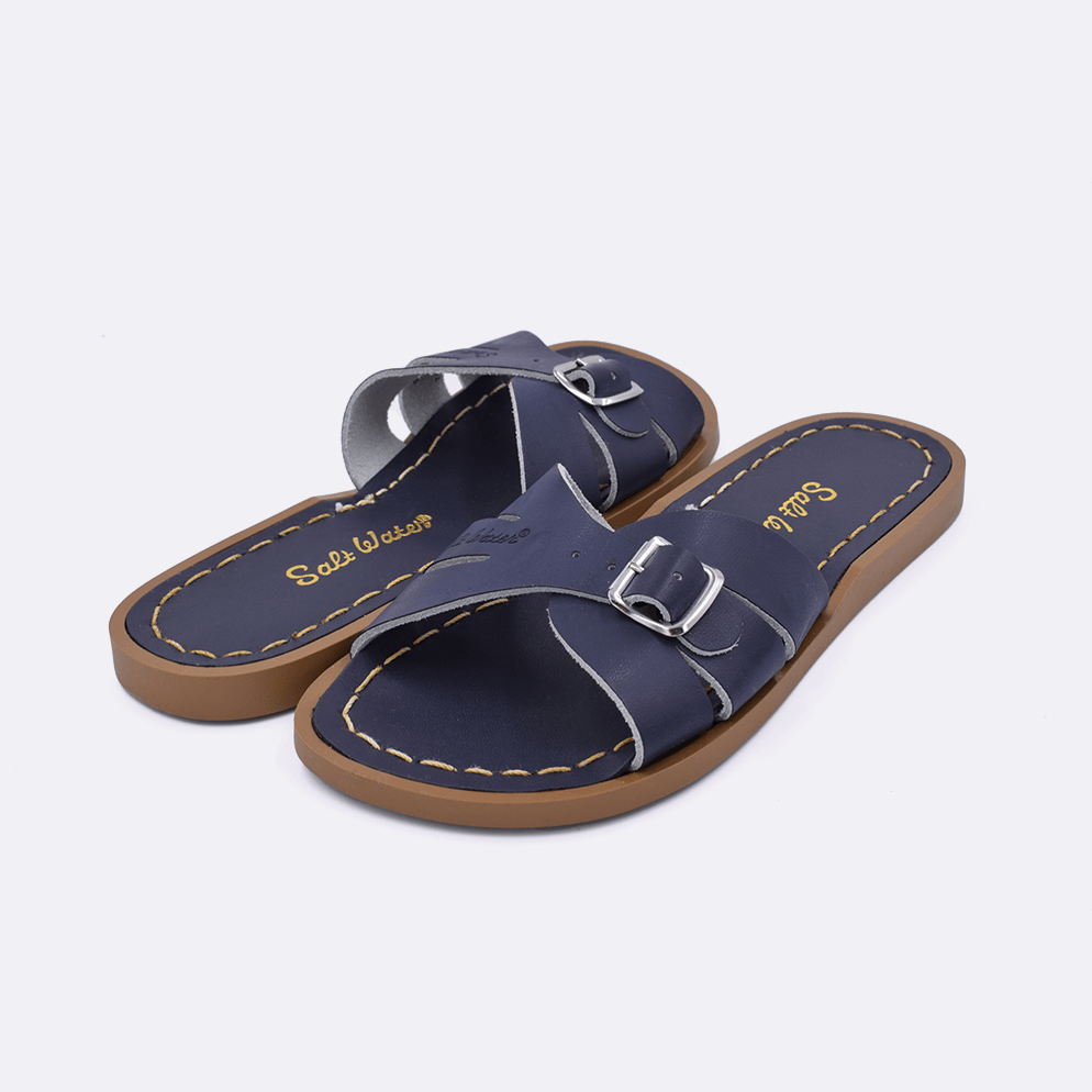 Two 9900 Classic Slide style sandal color navy. Both pushed together facing the camera diagonally.	Little Kid Size.